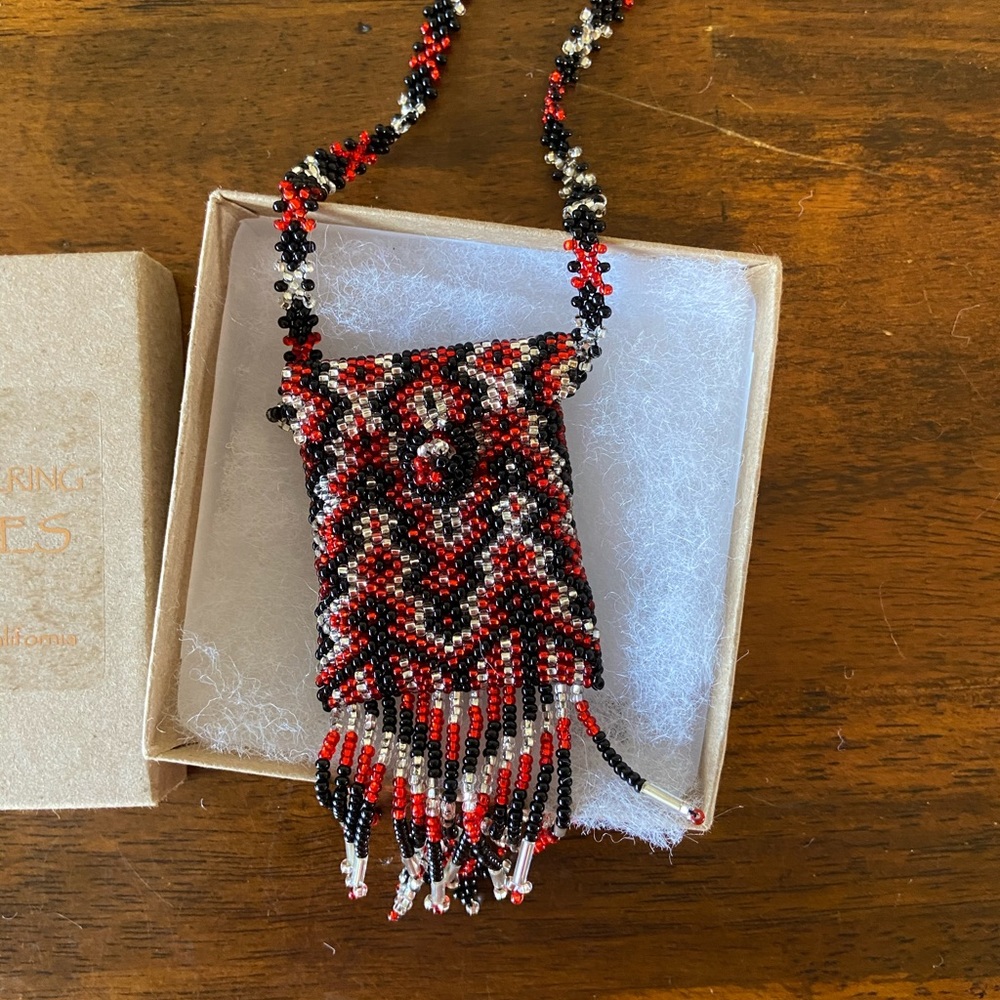 [Gathering Tribes] NWOT Beaded Pouch Necklace
